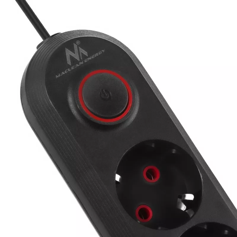 Maitinimo blokas MACLEAN MCE395 B – 5 kištukiniai lizdai, 3×USB, 110–240V AC, 2.1A USB, 2500W, 1,5 m laidas, juodas