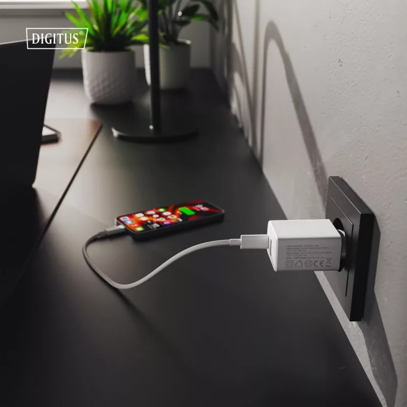 AC vidinis USB GaN įkroviklis DIGITUS DA-10301 — 30W, 1× USB-C, 1× USB-A, 100–240V, baltas