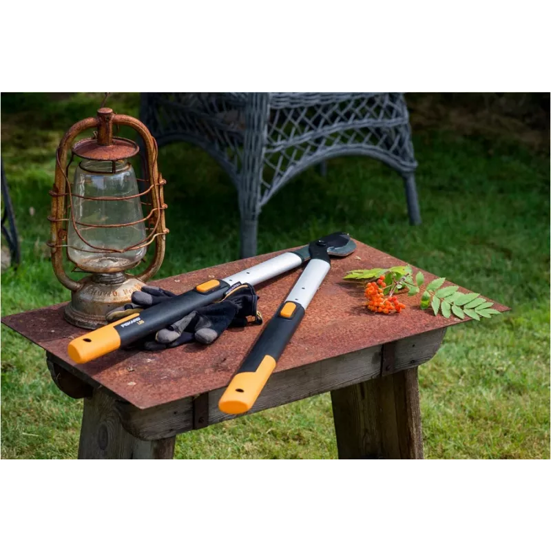 Fiskars SmartFit teleskopinės genėjimo žirklės 915 mm L86 juodos oranžinės (1013564)