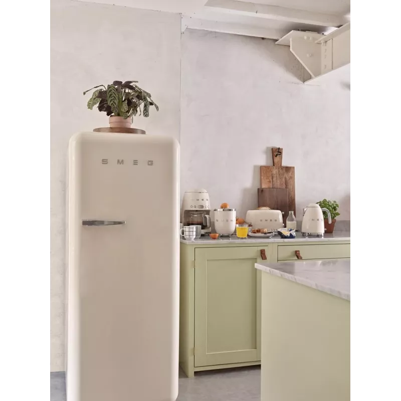 Elektrinis virdulys Smeg 1,7 l 2400 W Kreminė