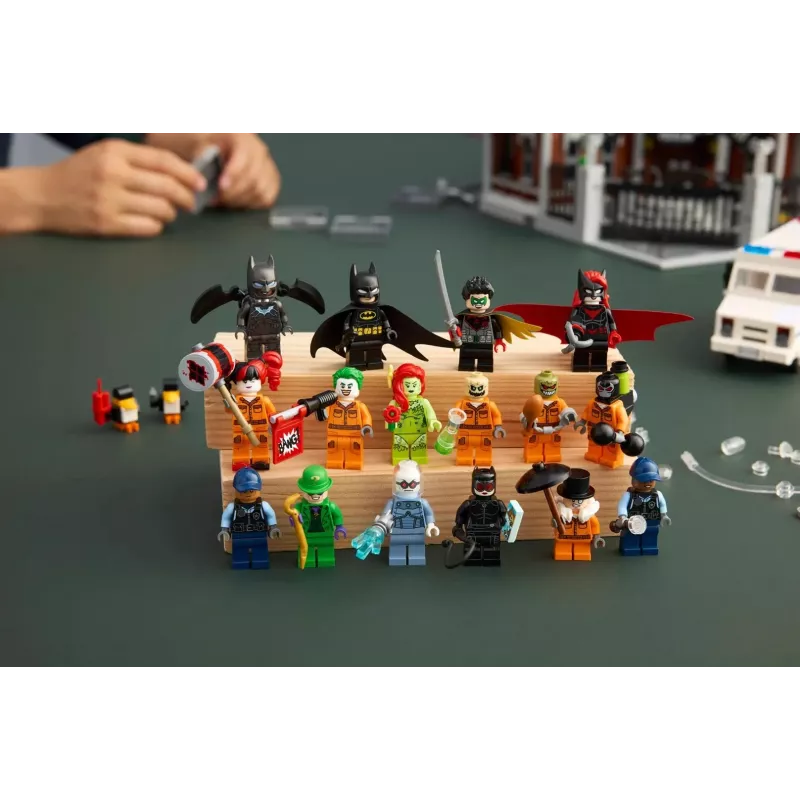 LEGO Batman 76300 Arkham Asylum statybinis rinkinys