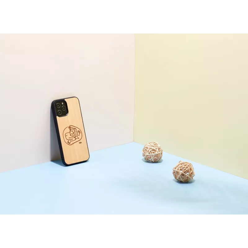 Dėklas iPhone 12 / 12 Pro medinis su vaiko ir žuvies dizainu “man and wood”