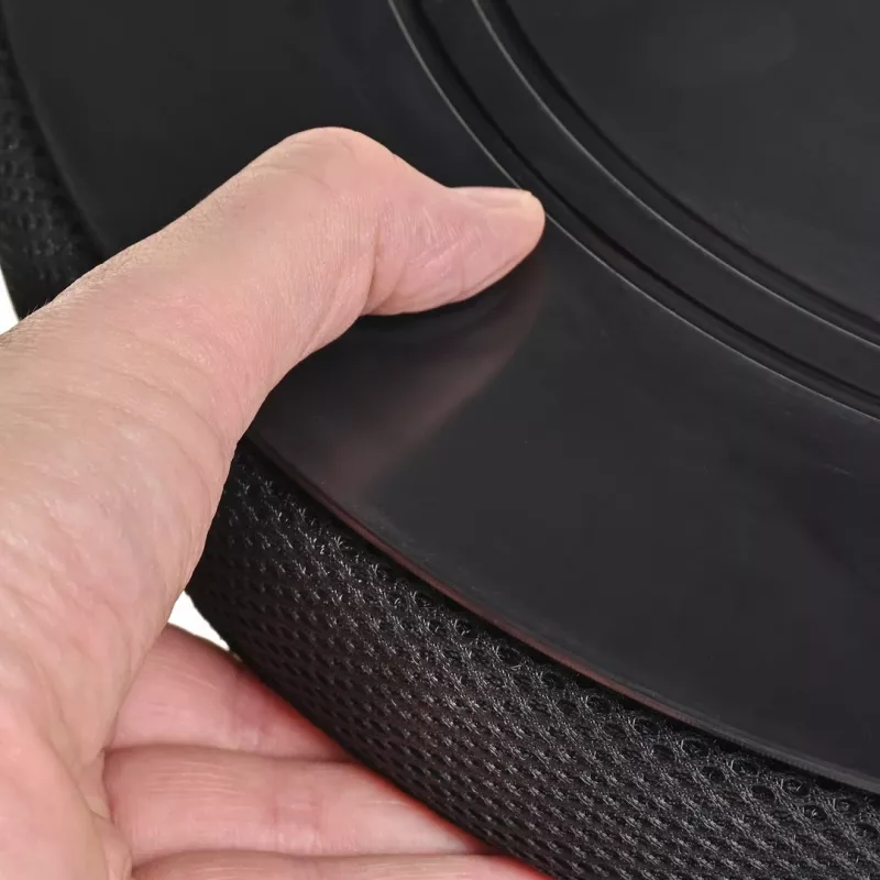 Ortopedinė sukamoji pagalvė ActionMed PO600AM – apvali sėdimoji pagalvė, 360° sukimasis, 1,5 kg, juoda