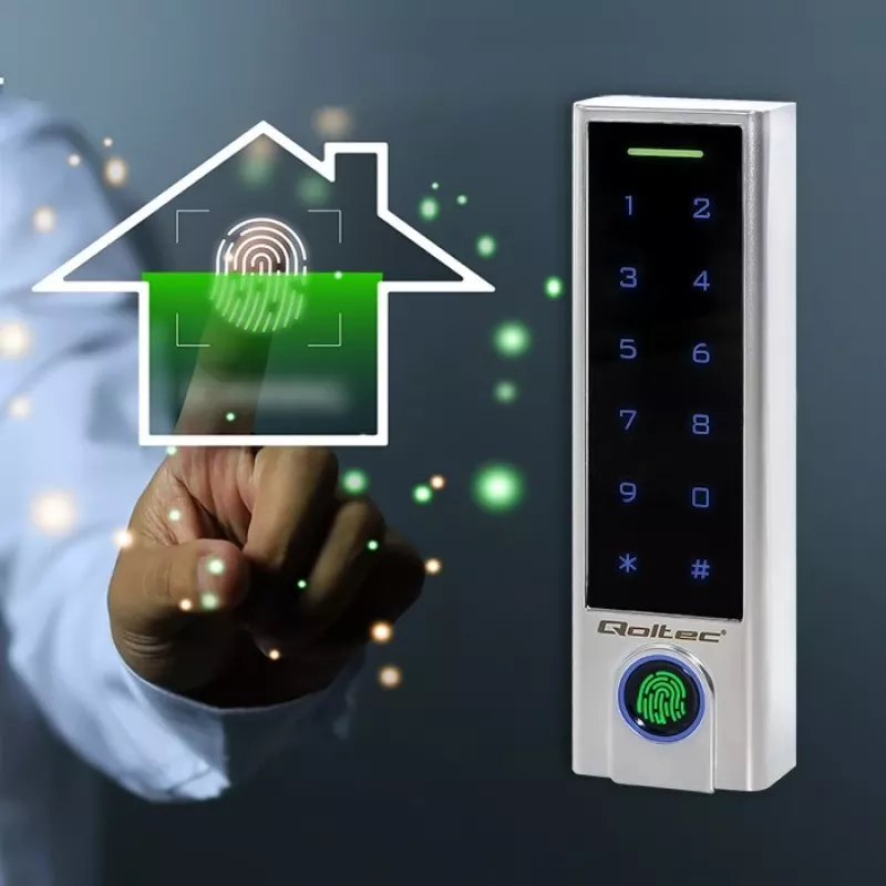 Qoltec 52448 TITAN kodų spyna su pirštų atspaudų skaitytuvu, RFID, BT 4.0, kodu, kortele, raktų pakabuku, durų skambučiu, IP68, EM
