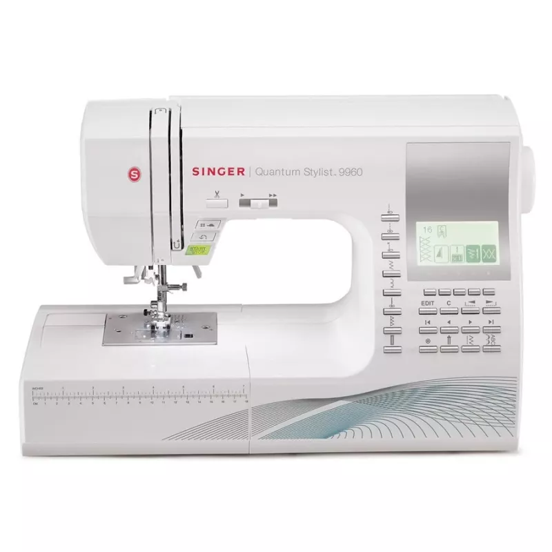 Siuvimo mašina SINGER Quantum Stylist 9960 – 600 siūlių raštų, 13 automatinių sagų skylučių, laisva rankovė