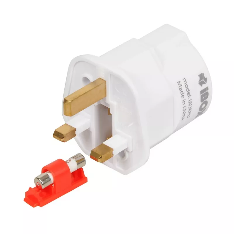 Maitinimo adapteris IBOX iaukeu su keičiamais kištukais UK (G tipas) ir EU (E tipas), 100–240V 50/60Hz, 7,5A, baltas