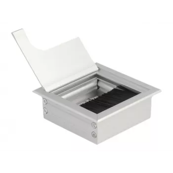 DeLOCK kabelio pravedimo dangtelis su šepečiu stalui 80x80x28mm sidabrinis