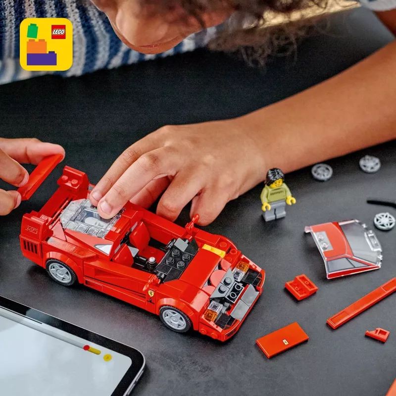 LEGO Speed Champions Ferrari F40 Supercar Konstruktorius su Vairuotojo Minifigūrėle, 9+ Metų
