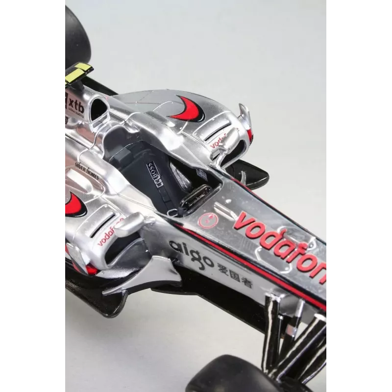 REVELL Plastikinis modelis McLaren Mercedes MP4-25 Lewis Hamilton – 1:24 mastelis