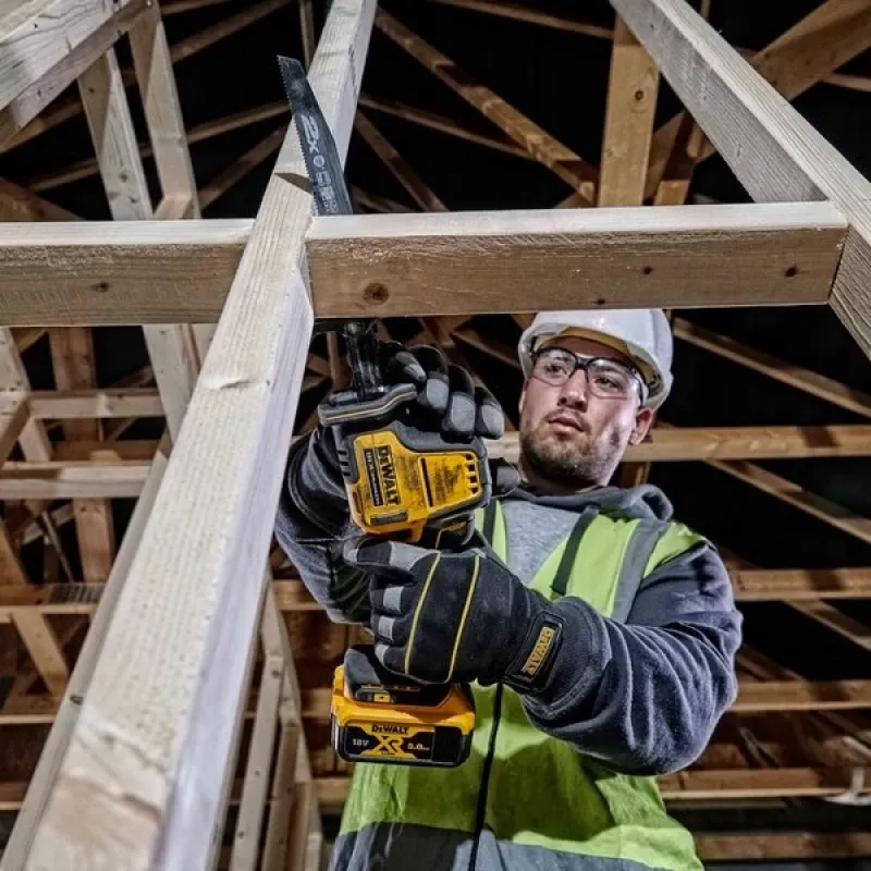 Pjūklas stūmoklinis DeWALT DCS369N-XJ, bešepetėlis variklis, belaidis, pjovimo gylis mediena 9 cm, plienas 4 cm, 2800 smūgių/min, 1.43 kg