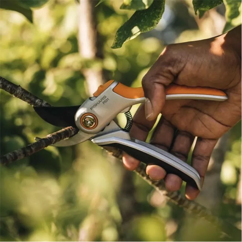 Fiskars 1057168 Plus Metal sodo žirklės Bypass (1057168)