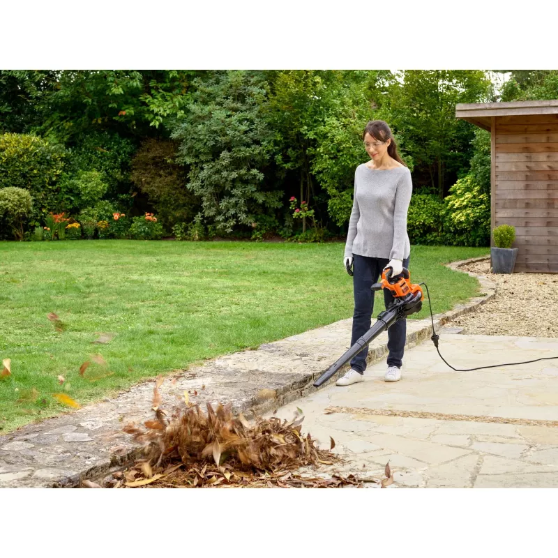 Priekinės kuprinės pūstuvas Black & Decker BEBLV301-QS — 3000 W, oro greitis 206–404 km/h, 72 L maišas, 6 kg