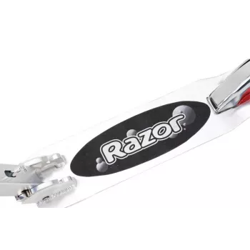Paspirtukas Razor A5 Lux – aliuminis, 20 cm poliuretano ratai, sulankstomas, reguliuojamo aukščio, maks. apkrova 100 kg, juodas