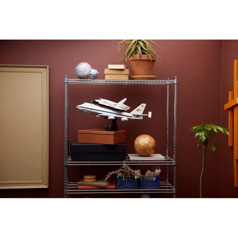 LEGO Icons Shuttle Aircraft 10360 statybinis rinkinys — 2417 dalių, 270 × 535 × 630 mm ekspozicinis modelis