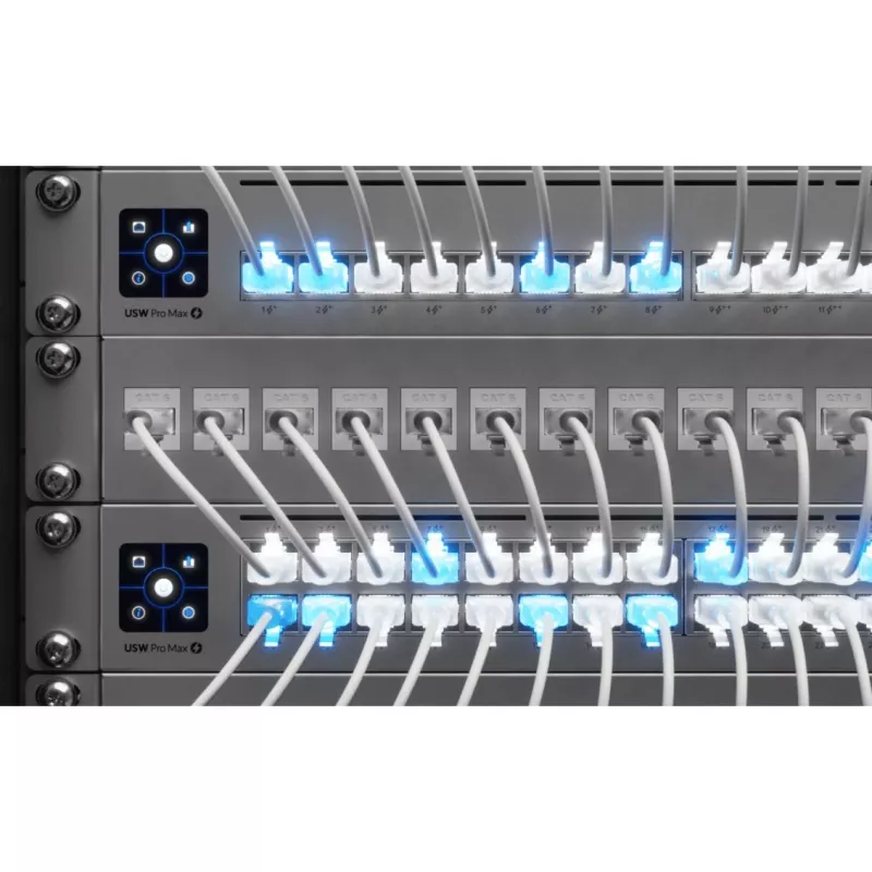 Tinklo jungiamasis laidas UBIQUITI UACC-Cable-Patch-EL Cat6 RJ-45 2,5GbE PoE++ 0,15 m peršviečiamai baltas (24 vnt.)