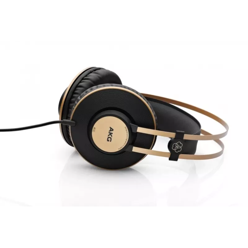 Ausinės AKG K92 – studijinės, uždaros, į ausį