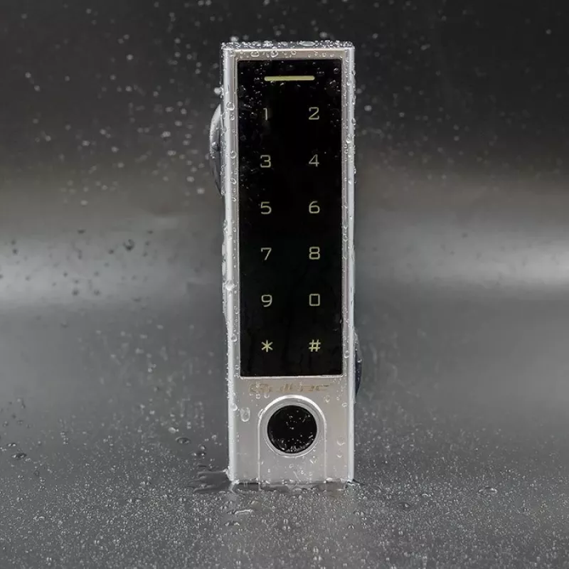 Qoltec 52448 TITAN kodų spyna su pirštų atspaudų skaitytuvu, RFID, BT 4.0, kodu, kortele, raktų pakabuku, durų skambučiu, IP68, EM