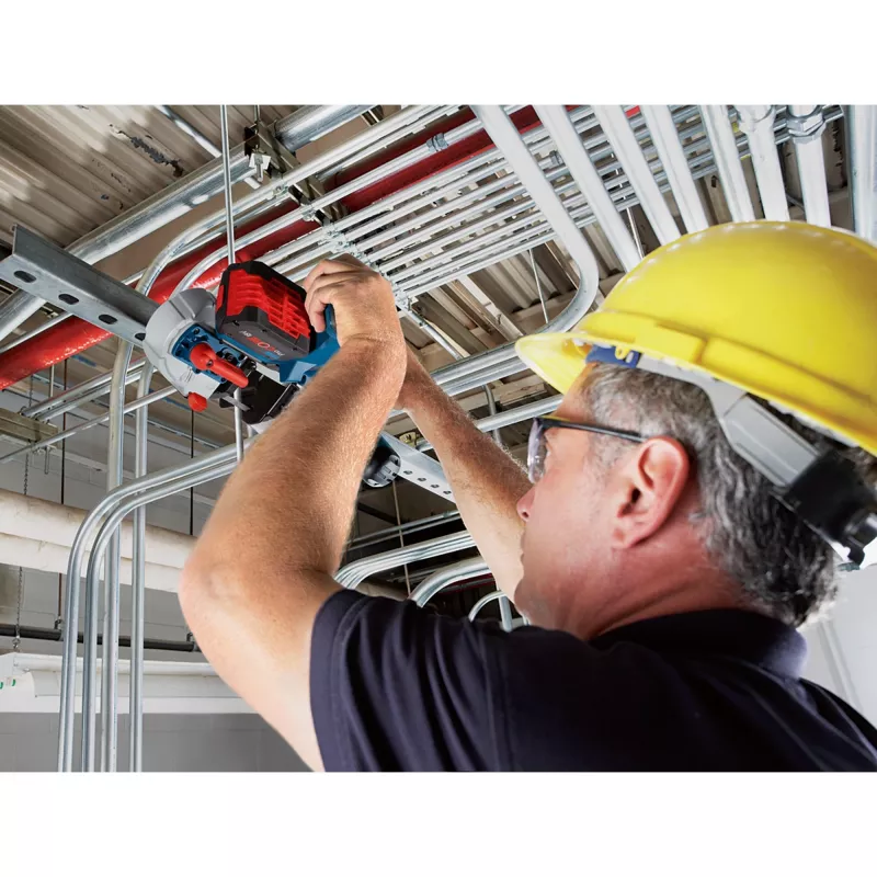 Bosch GCB 18V-63 CLC nešiojamasis juostinis pjūklas 162 m/min