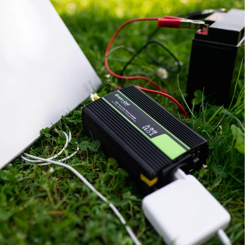 Keitiklis Green Cell INV20, nuolatinė 24 V į kintamą 230 V, 4000 W, 50 Hz, 40 A įėjimas, vidaus, juodas