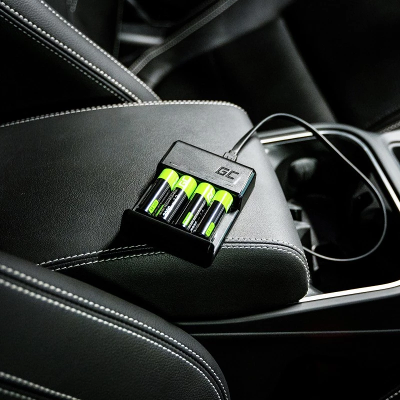 Green Cell GC VitalCharger įkroviklis su 4× AA 2000 mAh NiMH baterijomis