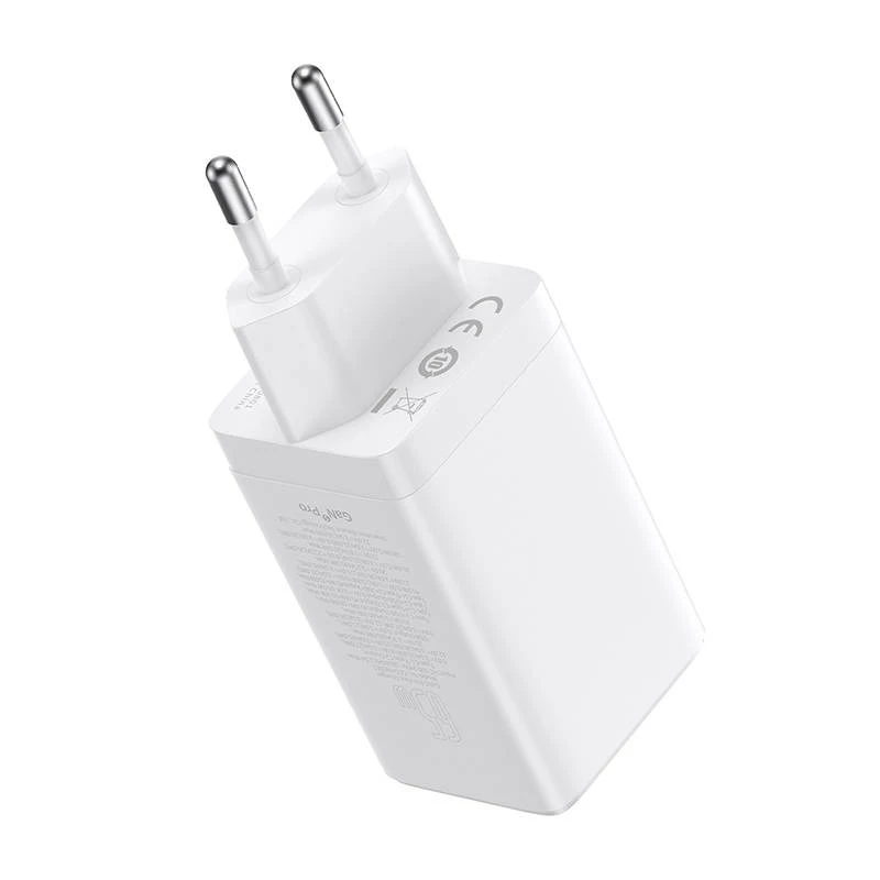 Sieninis įkroviklis Baseus GaN5 Pro 65W — USB + 2×USB-C (QC3.0, PD3.0) su 1 m USB-C laidu, baltas