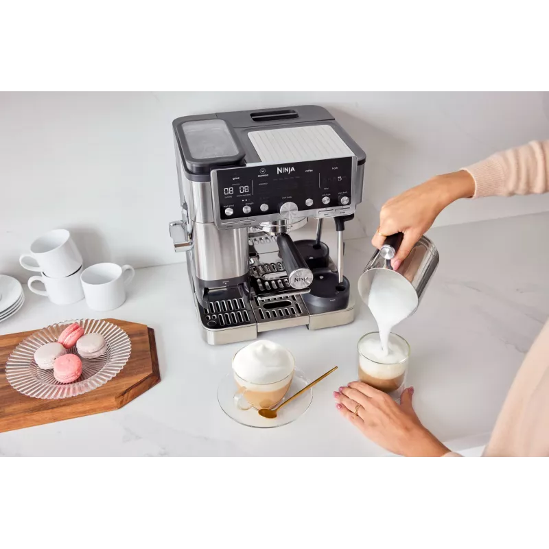 Espresso aparatas Ninja ES701EU – pusiau automatinis kavos aparatas su malūnėliu, 2 L vandens talpa, 1650 W
