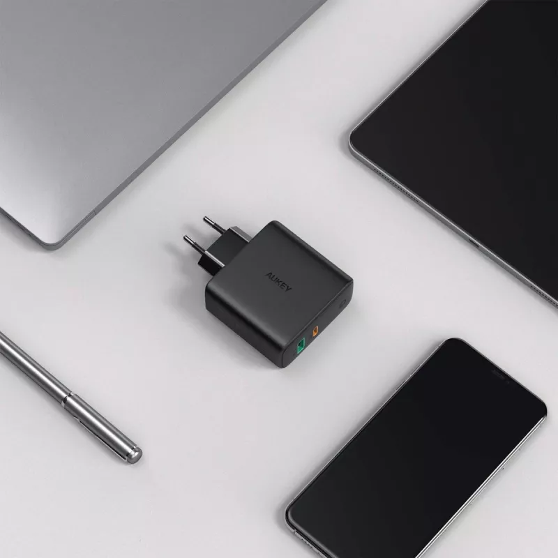 Sieninis įkroviklis Aukey PA-D3 2xUSB (1xUSB + 1xUSB C) Power Delivery 60W 5.4A