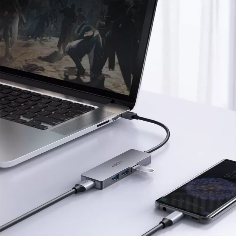 USB šakotuvas Aukey CB-H36 – 4 prievadai USB 3.2 Gen 1 Type-A, pagrindinis USB 2.0, 5000 Mbit/s, aliuminis sidabrinis