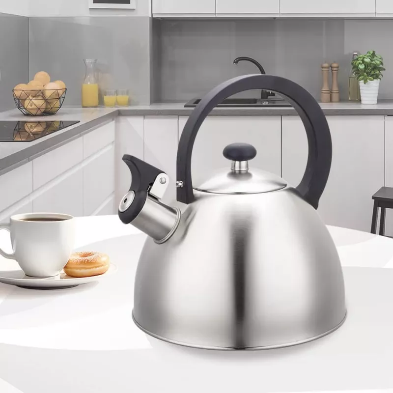 Virdulys Maestro MR1302 nerūdijantis plienas 2,5 L, tinkamas indukcinėms kaitlentėms, švilpuku, juoda rankena