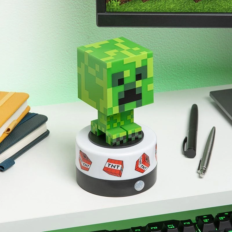 Paladone Minecraft naktinė lemputė su Creeper dizainu ir judesio davikliu