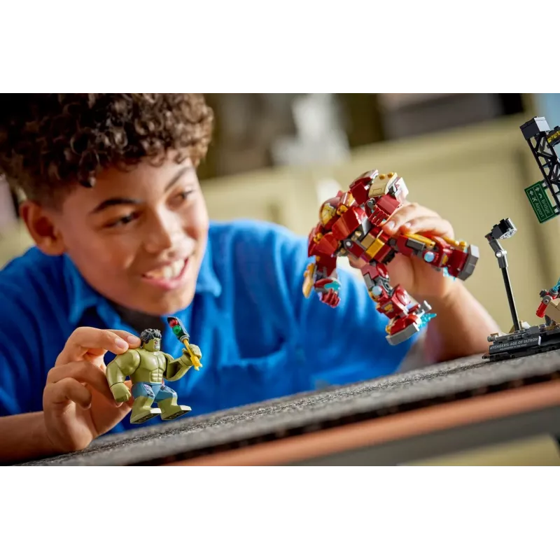 LEGO MARVEL 76343 Epinė kova: Hulkbuster prieš Hulką