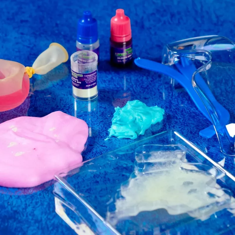 Mokslinis rinkinys Liscianigiochi Crazy Science Slime in the dark 304-PL89239 – švytintis gleivinis eksperimentų rinkinys