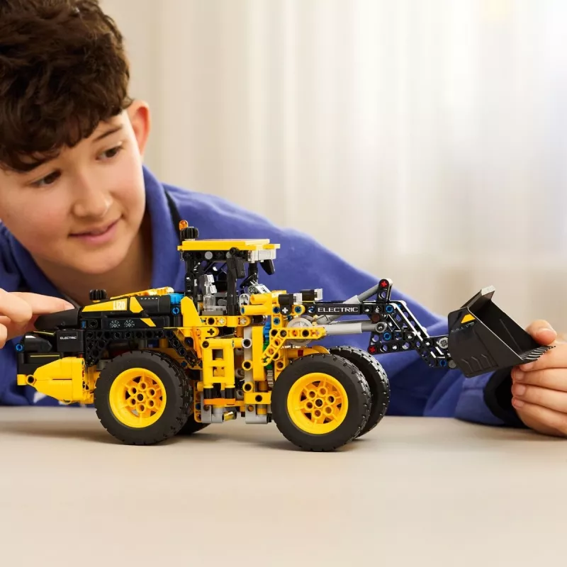 LEGO Technic Volvo L120 elektrinis ratinis krautuvas modelis 42209, 973 dalių, nuo 9 metų, 140×110×350 mm