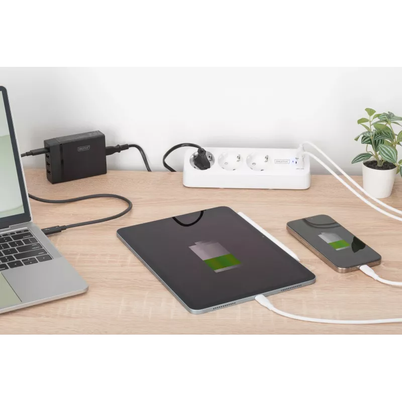 DIGITUS 3 krypčių ilgintuvas su 2×USB-A ir 1×USB-C, 3 kištukiniai lizdai E/F, 1,5 m laidas, baltas