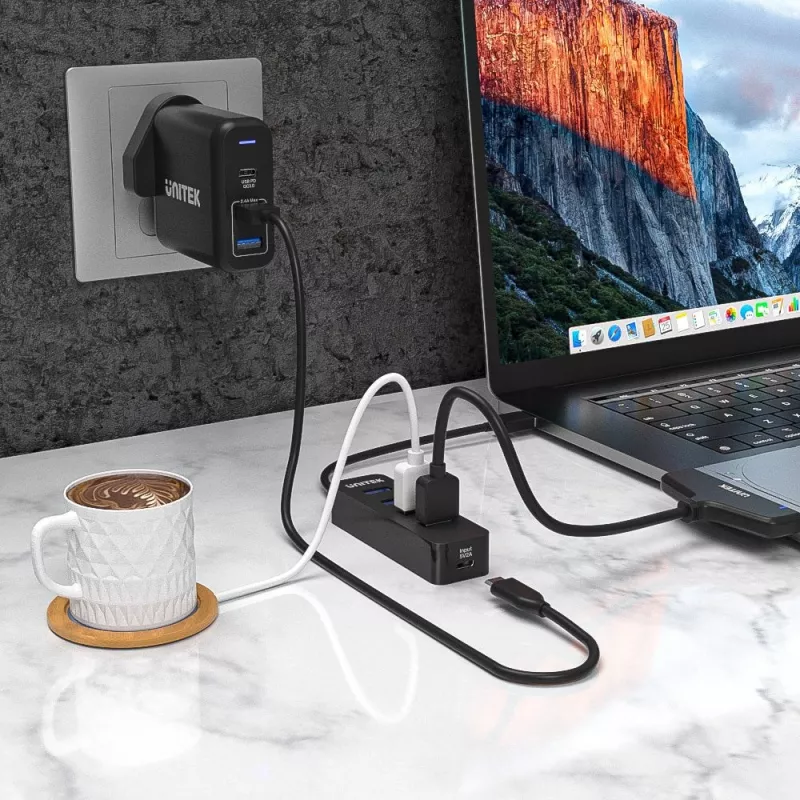 UNITEK uHUB Q4 USB 3.2 Gen 1 (3.1 Gen 1) Type-A 5000 Mbit/s Juodas