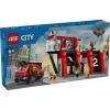 Konstruktorius LEGO City Gaisrinė su sukamu kopėčių automobiliu 60414 — 843 detalės, 5 minifigūrėlės, 220×320×140 mm