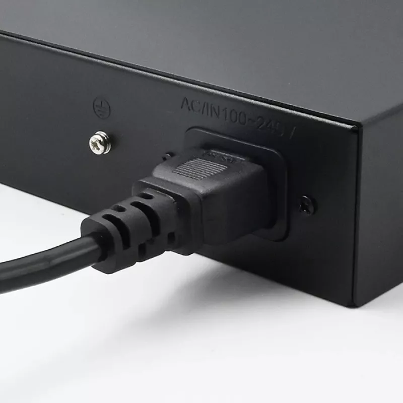 QOLTEC Gigabit Ethernet PoE tinklo jungiklis 24xRJ45 2xSFP