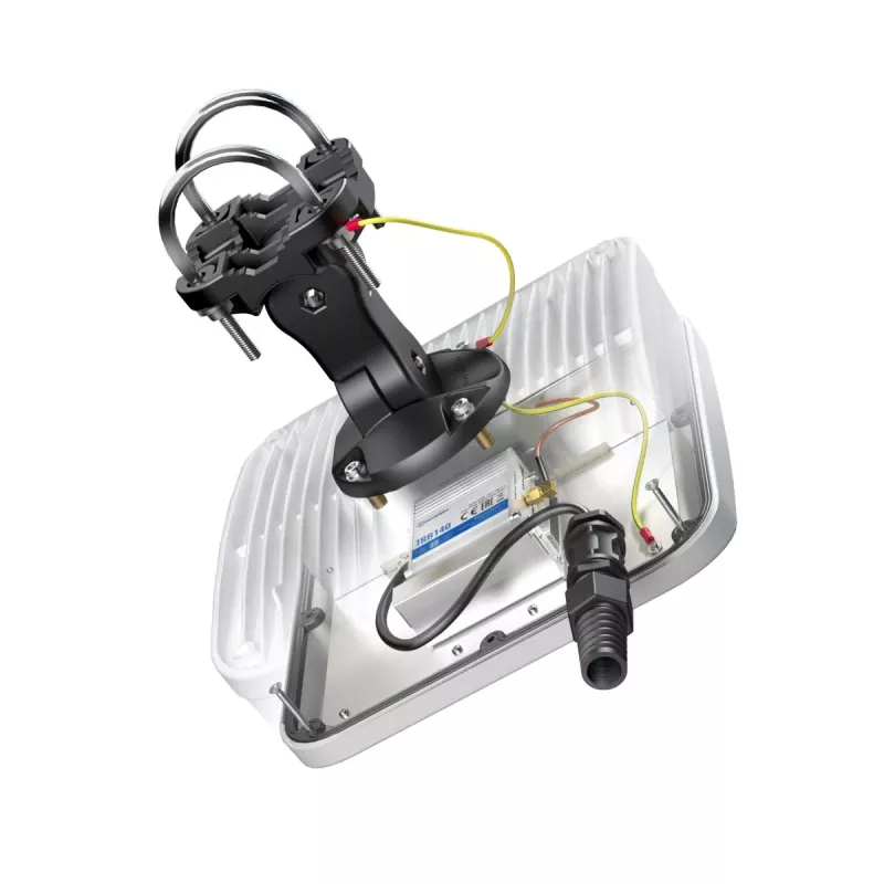 Kryptinė tinklo antena QuWireless QuMax – kryptinė PoE/LAN antena 0.694–2,7 GHz, iki 6 dBi, balta