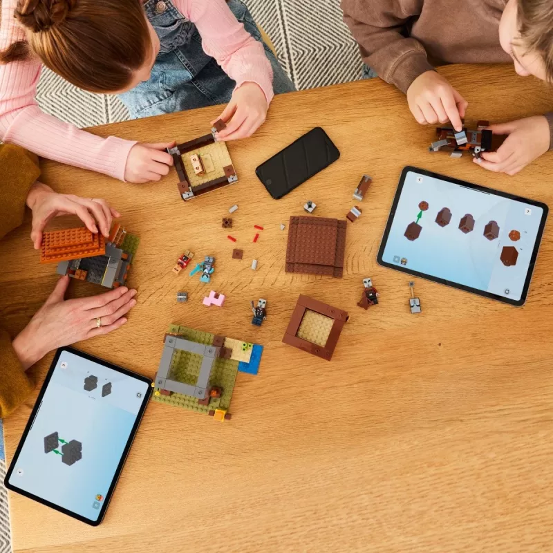 LEGO MINECRAFT 21278 Plėšikų forpostas ir niokotojas