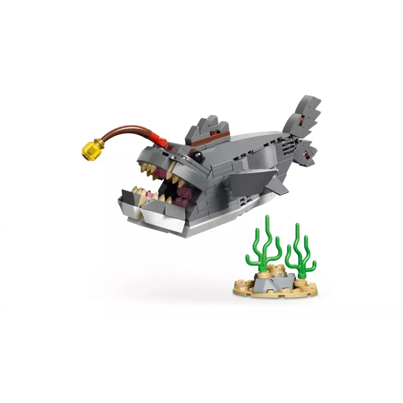 LEGO CREATOR 3 IN 1 31381 Bauginantis ryklys su lobių skrynia