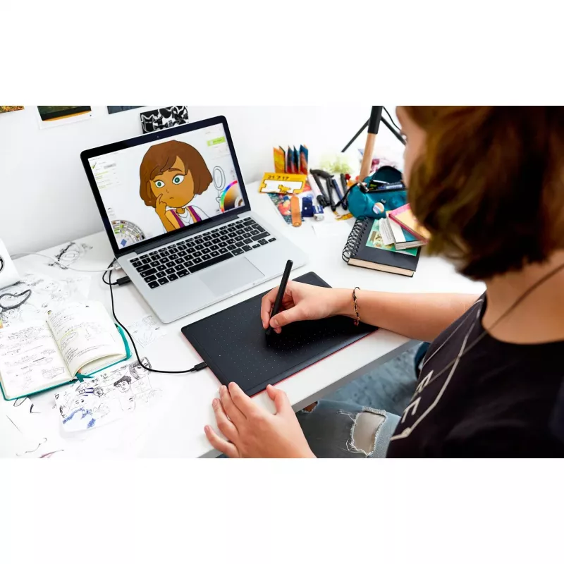 Wacom One by Medium grafinė planšetė Black, Red 2540 lpi 216 x 135 mm USB