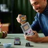 LEGO Retro Dizaino Konstruktorius Game Boy 72046 – detali modelio kopija, stovas eksponavimui