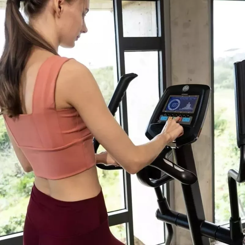 Eliptinis treniruoklis Horizon Fitness Andes 5.1 – 20 pasipriešinimo lygių, 12 programų, 50,8 cm žingsnis, 136 kg maks. vartotojo svoris