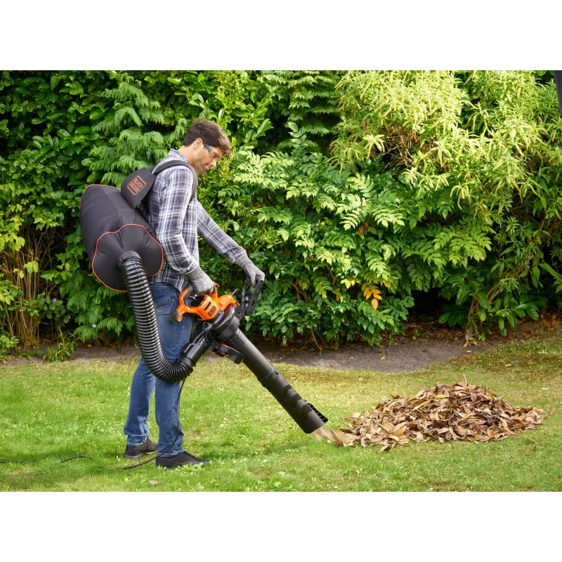 Priekinės kuprinės pūstuvas Black & Decker BEBLV301-QS — 3000 W, oro greitis 206–404 km/h, 72 L maišas, 6 kg
