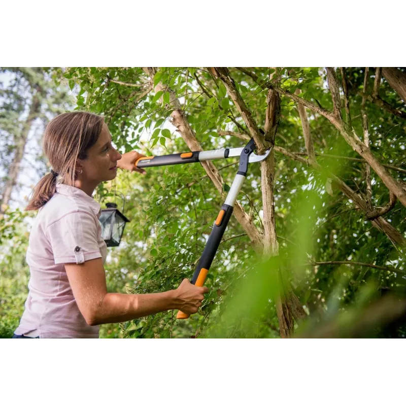 Fiskars SmartFit teleskopinės genėjimo žirklės 915 mm L86 juodos oranžinės (1013564)