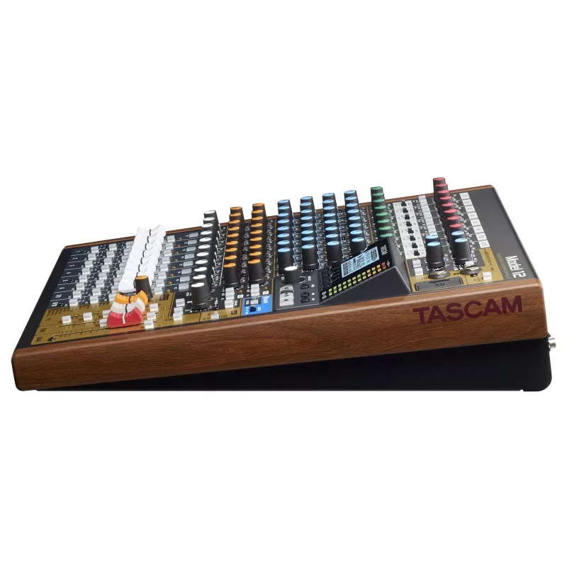 Mikseris Tascam Model 12 – 12 kanalų analoginis/digitalinis mikseris, 24 bitų, 48 kHz, USB-C, SD kortelė, Bluetooth 5.0