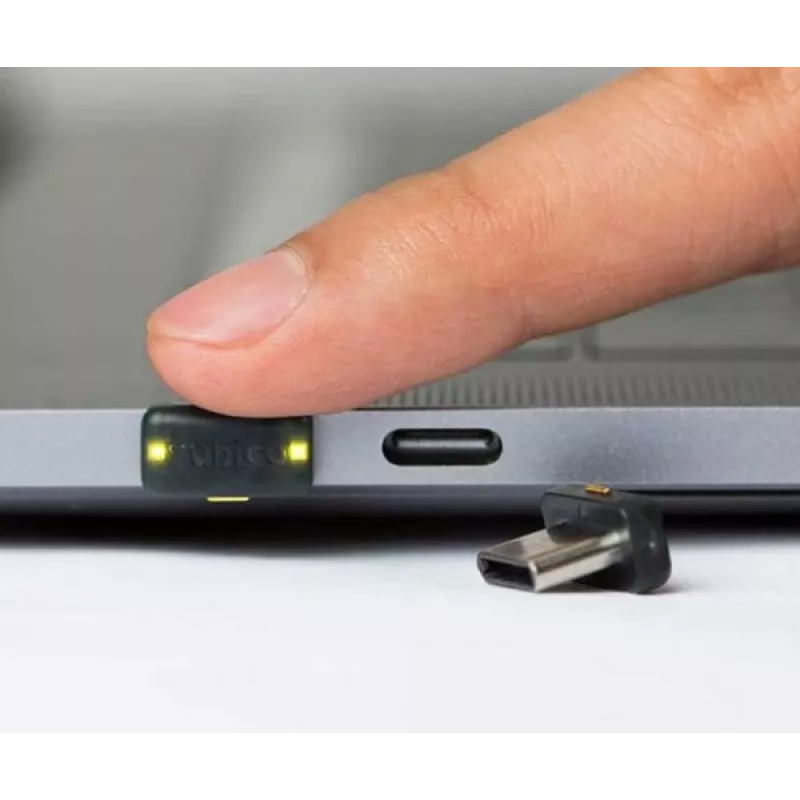YubiKey Yubico 5C Nano FIPS – USB-C saugos raktas su 2048 bitų RSA šifravimu