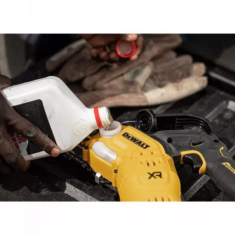 Krūmapjovė DeWALT DCMPS520N-XJ, 20 cm strypas, 8,5 m/s grandinės greitis, 18 V Li‑Jon, 0,55 L alyvos bakas, 2,1 kg