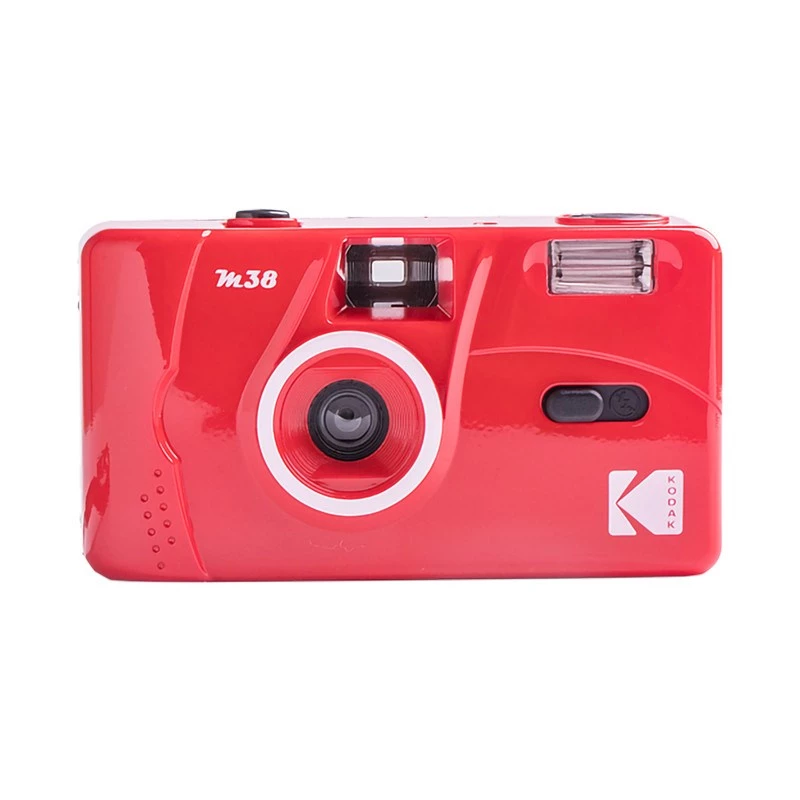 Kodak M38 Scarlet – 35 mm daugkartinė juostinė kamera, kompaktiška, taškinė ir šaudyk