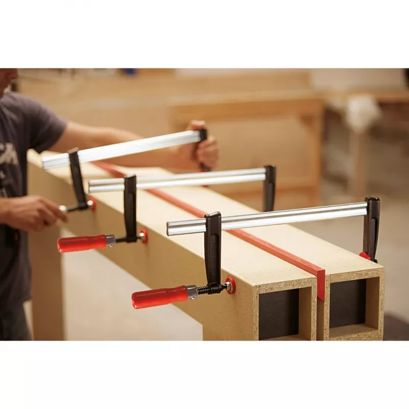 F-veržlė Bessey TPN20B6BE — 20 cm anga, aliumininis korpusas, juodos ir raudonos dalys